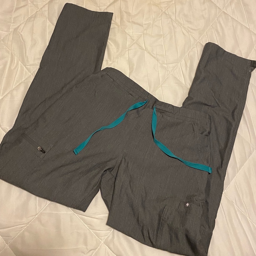 Graphite Yola W/ TEAL STRING FIGS scrub pants